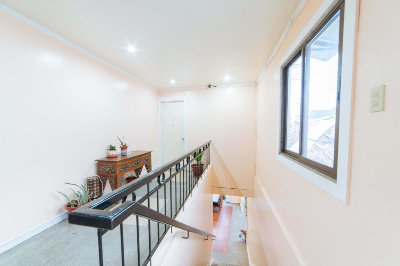 Reddoorz @ N Roldan Street Hotel Kalibo Ngoại thất bức ảnh