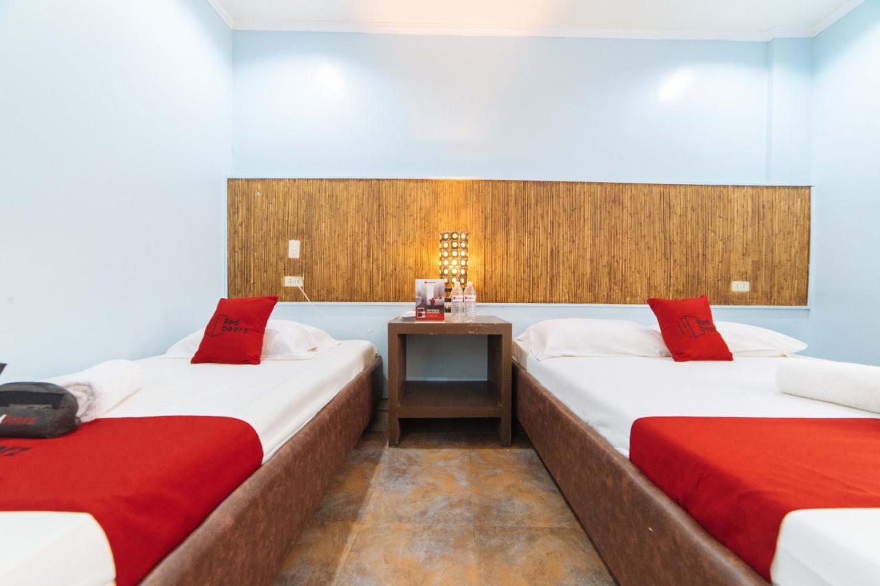 Reddoorz @ N Roldan Street Hotel Kalibo Ngoại thất bức ảnh
