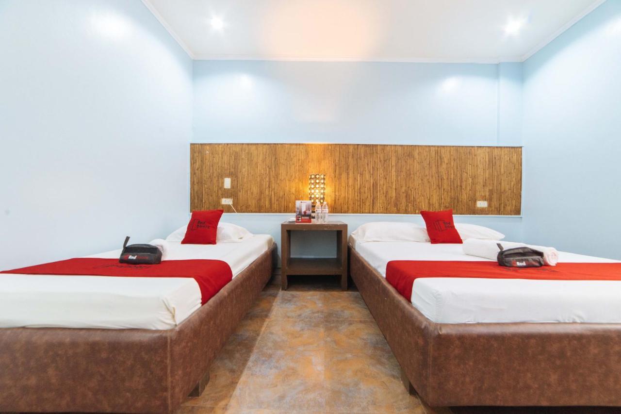 Reddoorz @ N Roldan Street Hotel Kalibo Ngoại thất bức ảnh