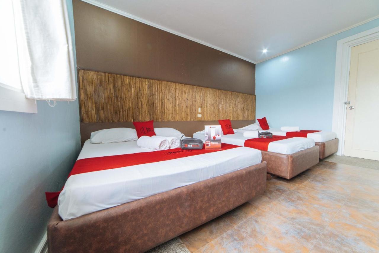 Reddoorz @ N Roldan Street Hotel Kalibo Ngoại thất bức ảnh